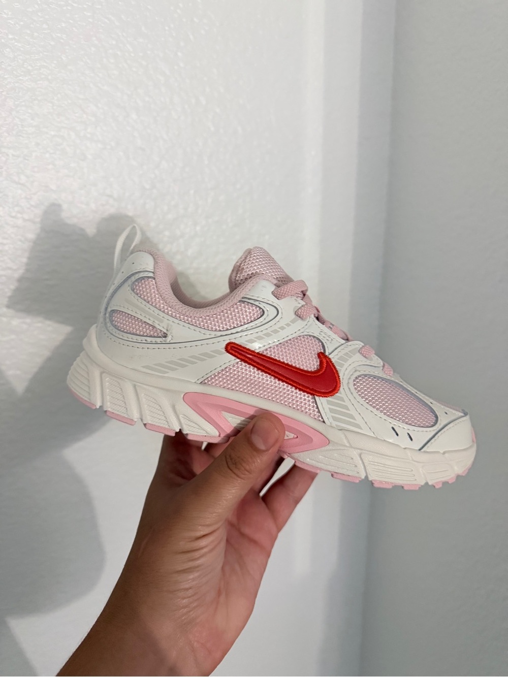 Nike Kids' Pink and White VR
